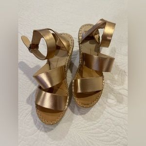 Dolce Vita Espadrille Wedges. Size 9. Rose gold metallic